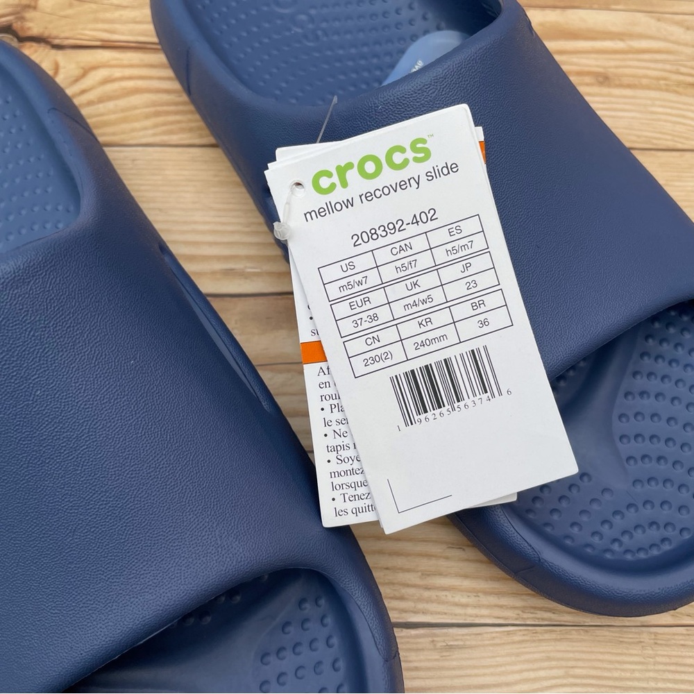 Crocs Mellow Recovery Slide - Picture 14 of 15
